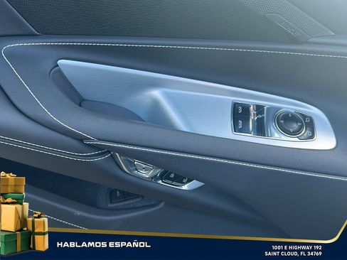 Used 2023 Chevrolet Corvette Stingray Coupe w/ Z51 Performance Package image 29