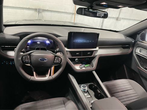 Used 2026 Ford Explorer ST-Line image 13