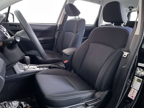 Used 2018 Subaru Forester 2.5i AWD/4WD image 12