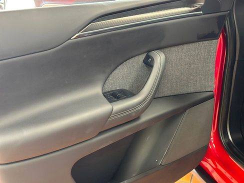 Used 2022 Tesla Model X Plaid image 21