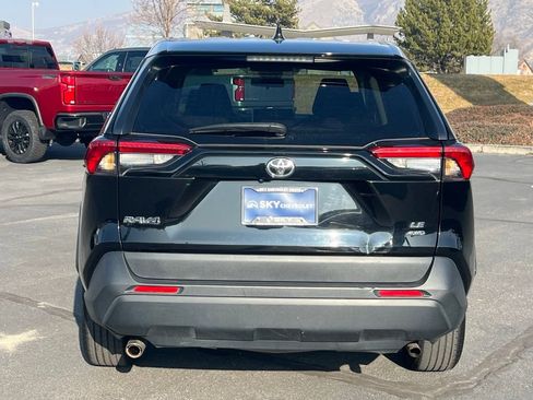 Used 2024 Toyota RAV4 LE image 11