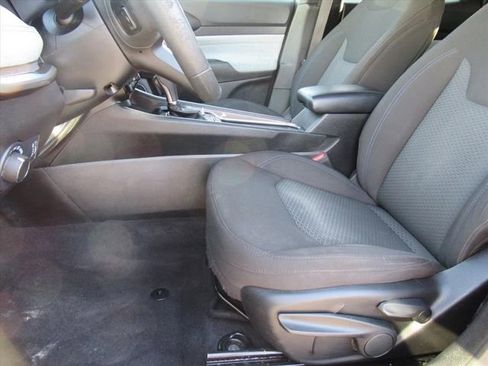 Used 2023 Jeep Compass Sport image 15