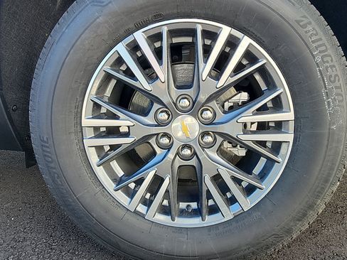 New 2026 Chevrolet Traverse LT w/ LPO, Floor Liner Package FWD image 9