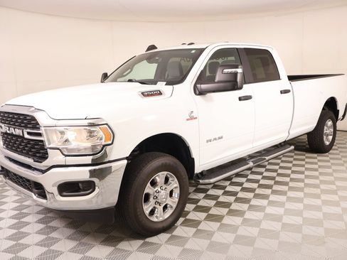 Used 2024 RAM 3500 Big Horn AWD/4WD image 9