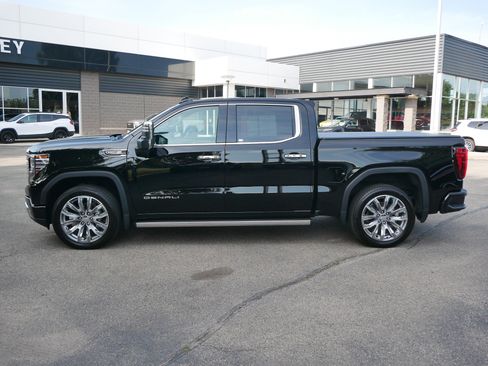 Used 2024 GMC Sierra 1500 Denali w/ Denali Reserve Package image 5