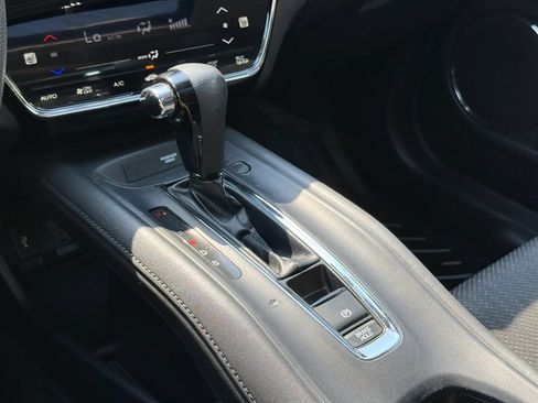 Used 2018 Honda HR-V EX image 17