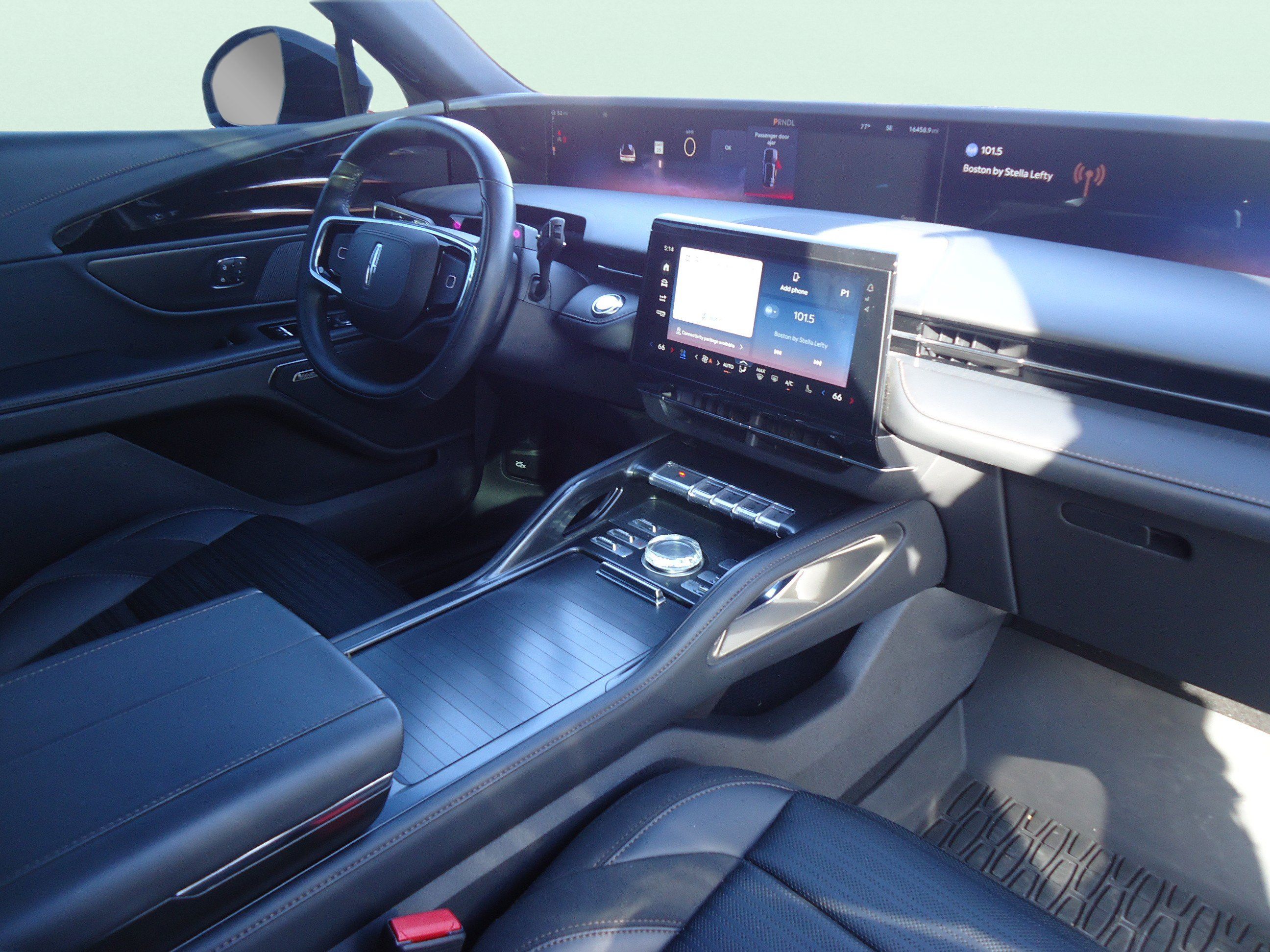 Used 2024 Lincoln Nautilus Reserve w/ Equipment Group 202A AWD/4WD image 25
