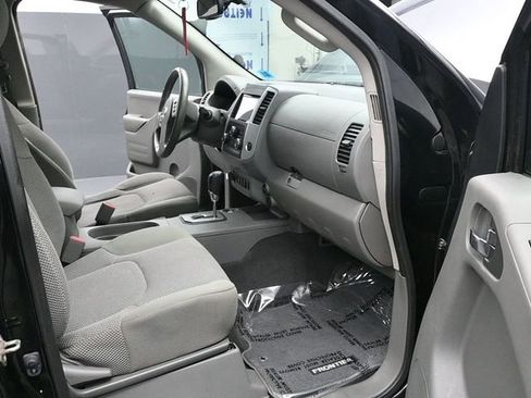 Used 2020 Nissan Frontier SV image 14