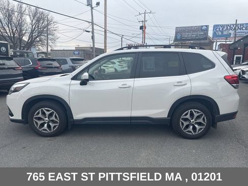 Used 2023 Subaru Forester Premium AWD/4WD image 4