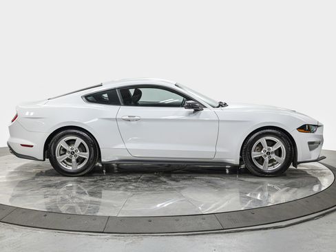 Used 2020 Ford Mustang Coupe RWD image 8