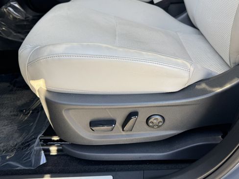 Used 2024 Nissan Ariya AWD image 35