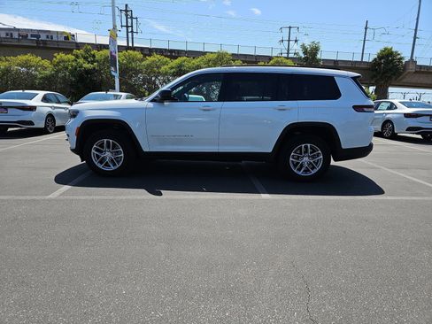 Used 2025 Jeep Grand Cherokee L Laredo RWD image 8