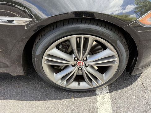 Used 2016 Jaguar XJ Supercharged RWD image 7