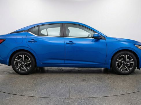Used 2025 Nissan Sentra SV image 11