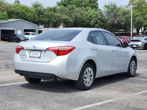Used 2019 Toyota Corolla LE image 4