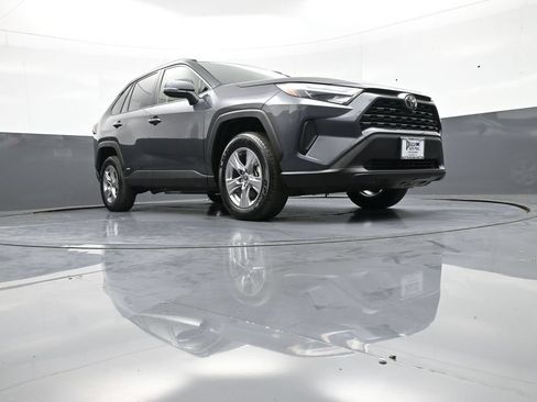Used 2025 Toyota RAV4 XLE w/ Convenience Package AWD/4WD image 29