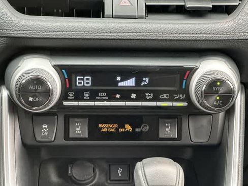 Used 2022 Toyota RAV4 XLE w/ Convenience Package AWD/4WD image 15