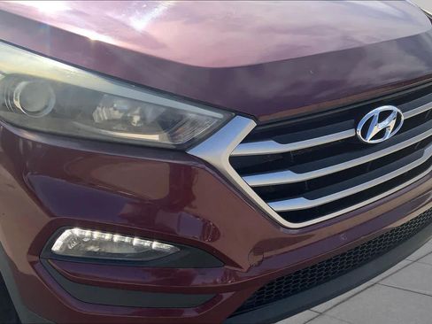 Used 2017 Hyundai Tucson SE w/ SE Popular Package 02 FWD image 32