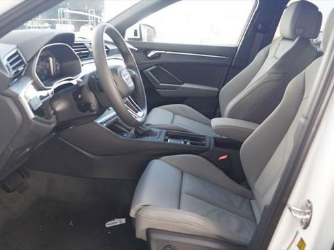 New 2025 Audi Q3 2.0T Premium image 6