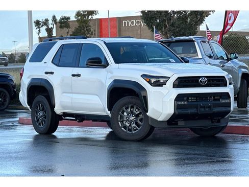 New 2026 Toyota 4Runner SR5 AWD/4WD image 2
