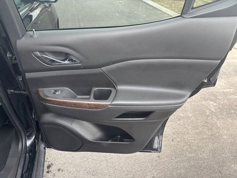 Used 2023 GMC Acadia Denali image 14