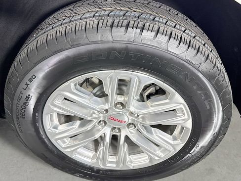 Used 2024 GMC Yukon SLT image 31