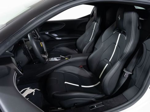Used 2022 Ferrari SF90 Stradale image 5