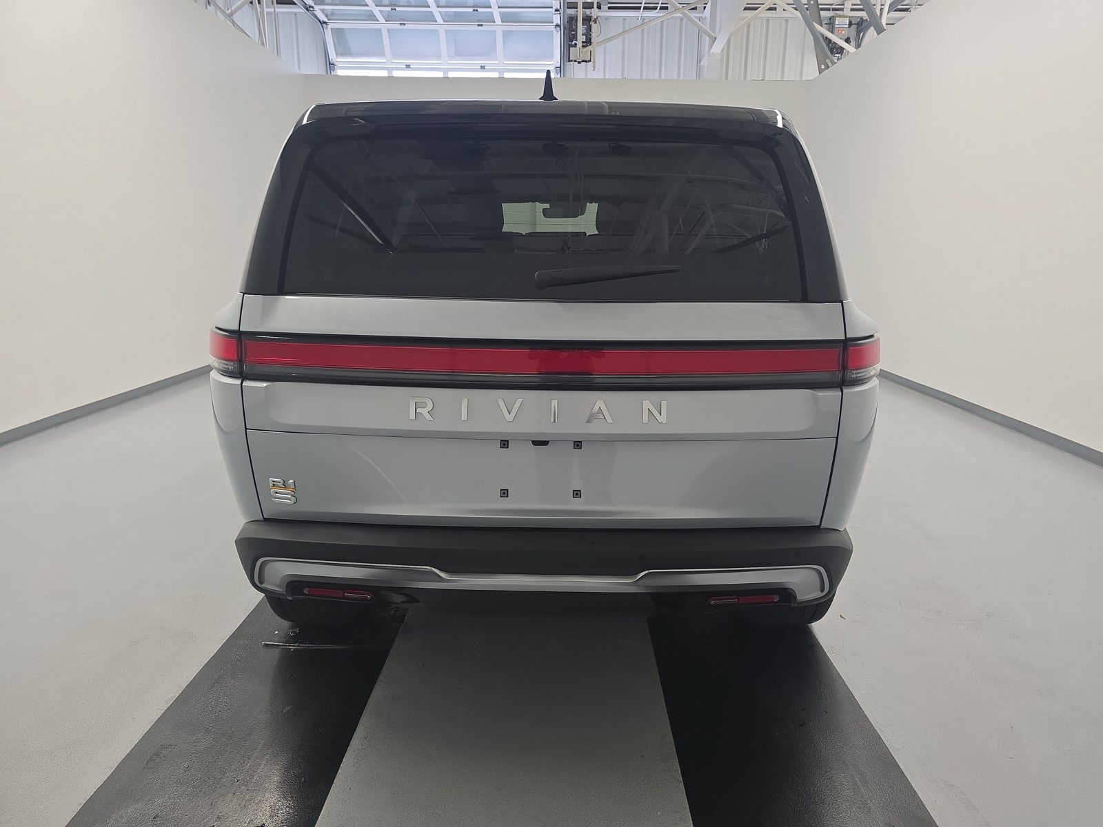 Used 2023 Rivian R1S Adventure Quad AWD/4WD image 4