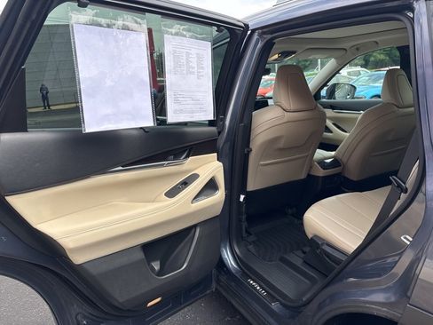 Used 2023 INFINITI QX60 Sensory w/ Cargo Package image 47