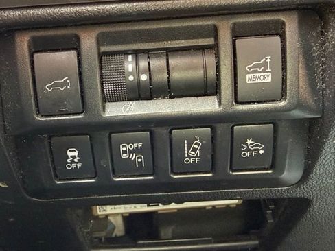 Used 2018 Subaru Outback 3.6R Limited image 16