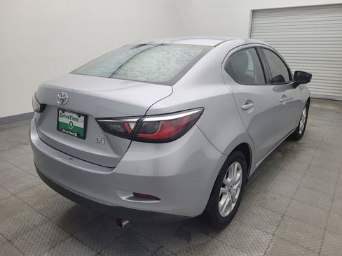 Used 2017 Toyota Yaris iA image 9