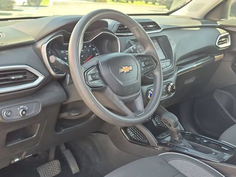 Used 2023 Chevrolet TrailBlazer LS FWD image 14