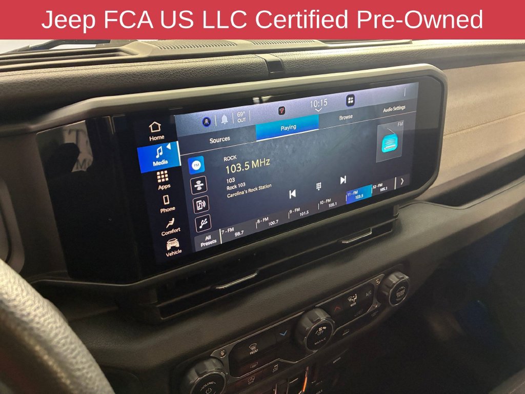 Used 2025 Jeep Gladiator Sport AWD/4WD image 22