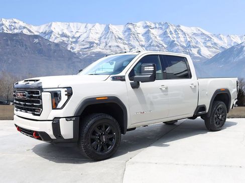 New 2026 GMC Sierra 3500 AT4 w/ Technology Package AWD/4WD image 2