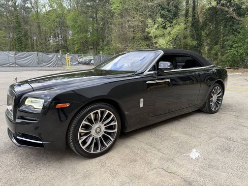 Used 2018 Rolls-Royce Dawn RWD image 55