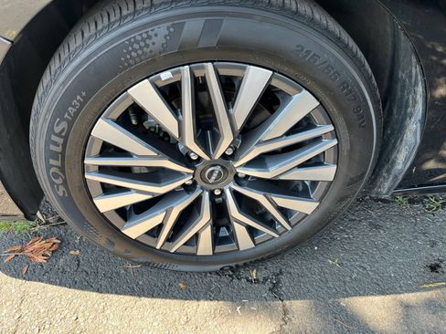 Used 2025 Nissan Altima 2.5 SV FWD image 25
