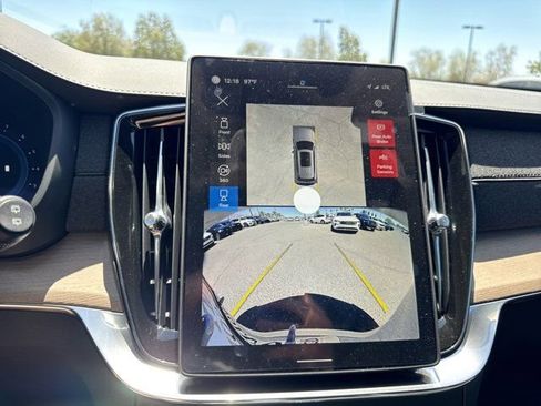 New 2025 Volvo XC90 B6 Plus w/ Protection Package Premier image 27
