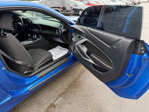 Used 2016 Chevrolet Camaro LT RWD image 9