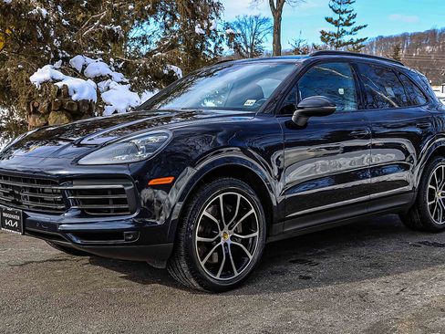 Used 2021 Porsche Cayenne S image 3
