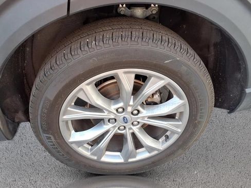 Certified 2023 Ford Explorer XLT w/ Equipment Group 202A AWD/4WD image 30