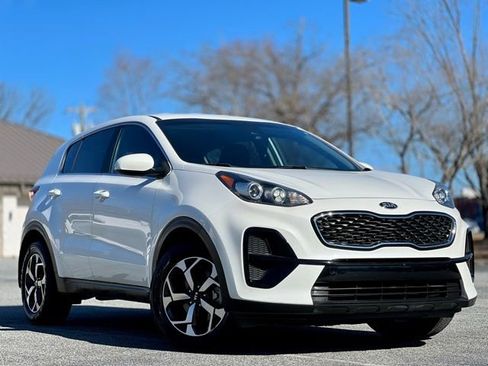 Used 2021 Kia Sportage LX image 3