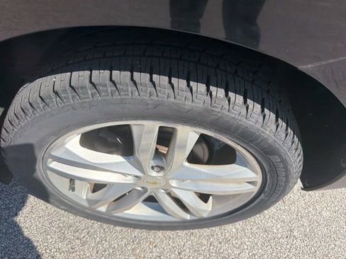 Used 2018 Chevrolet Equinox Premier AWD/4WD image 11