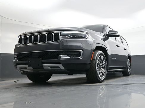 Used 2024 Jeep Wagoneer L Series II w/ Flexible Seating Group image 42