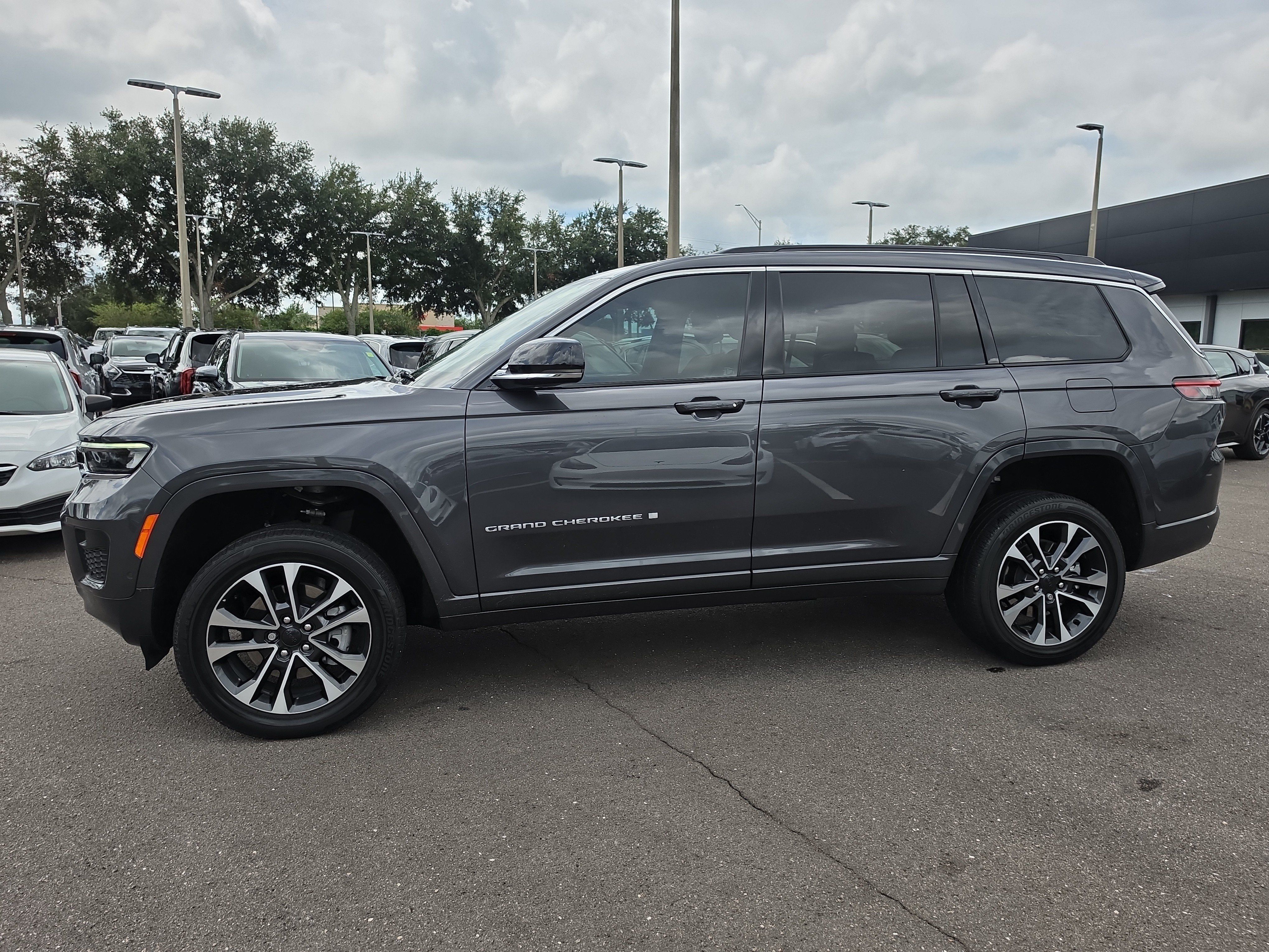Used 2024 Jeep Grand Cherokee L Overland AWD/4WD image 5