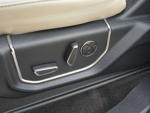 Used 2021 Ford Expedition Platinum RWD image 12