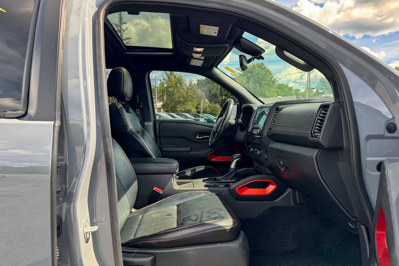 Certified 2023 Nissan Frontier PRO-4X w/ Pro-4X Premium Package AWD/4WD image 9