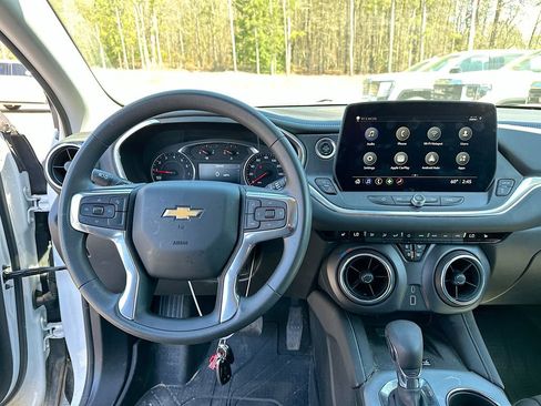 Used 2024 Chevrolet Blazer LT w/ Convenience Package FWD image 19