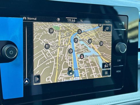 New 2026 Volkswagen Taos SEL image 18