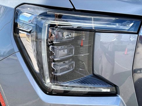 Used 2023 GMC Yukon AT4 image 32