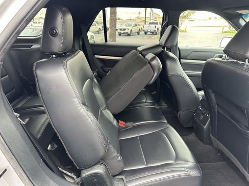 Used 2019 Ford Explorer XLT w/ Equipment Group 202A image 21